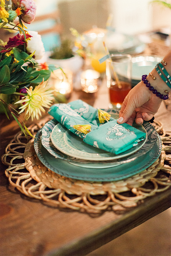 Tropical Place Setting |Photo by Haley Sheffield | www.54407.showitstaging.com