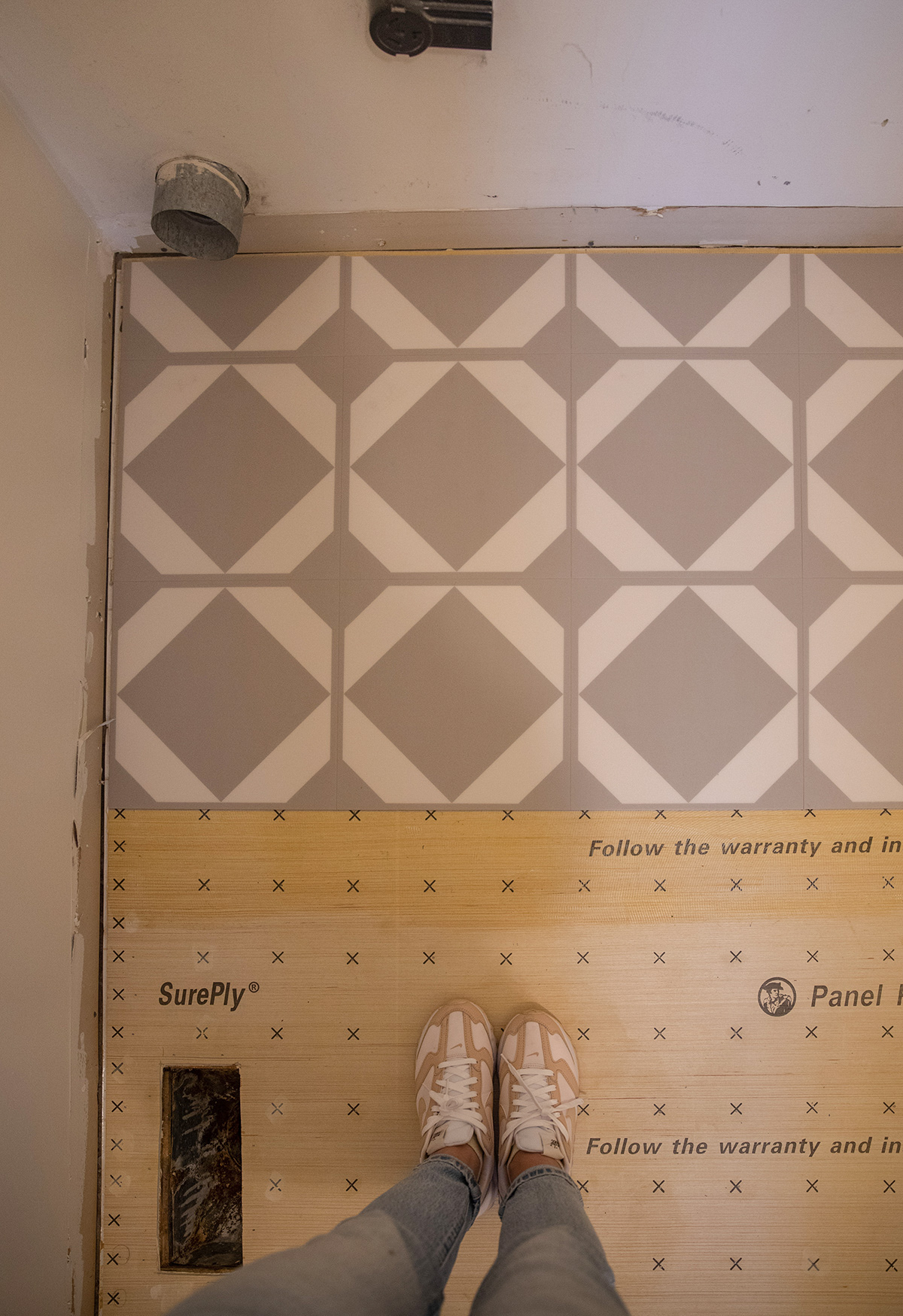 how to install LVT flooring