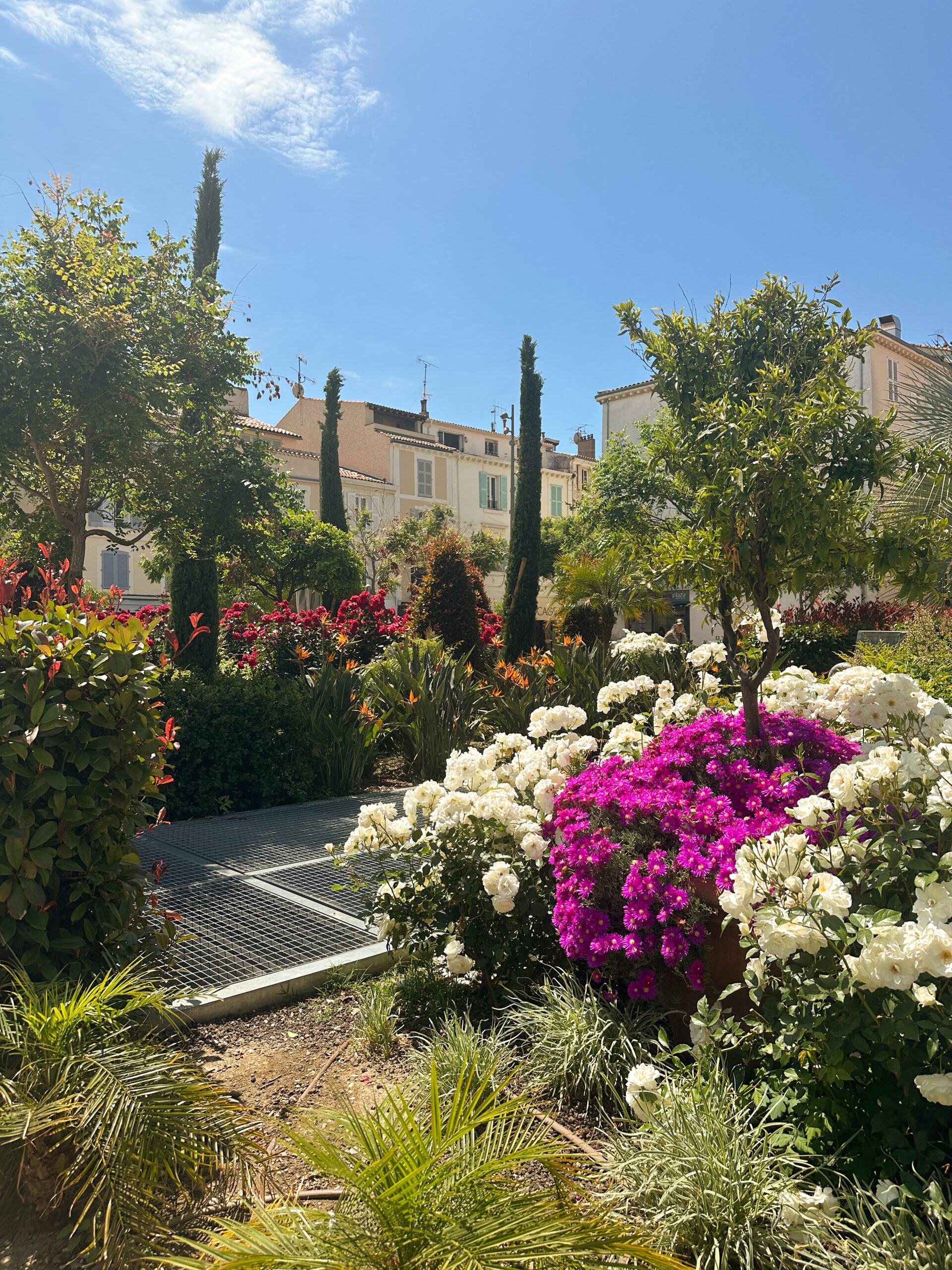 place des martyrs de la resistance